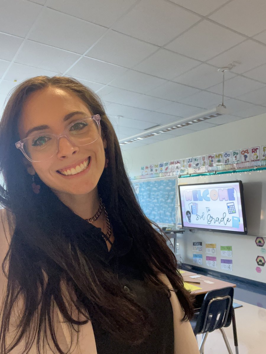 Here’s to an amazing year!! 🥰🐉💚 #openhouse <a href="/APS_SPARK/">Springdale Park</a>