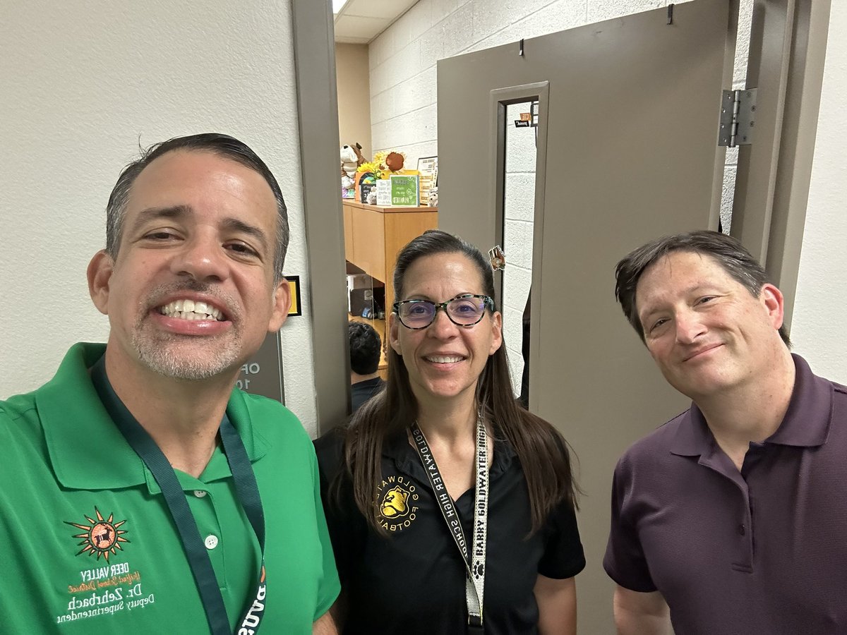 AdminLeadServe's tweet image. BGHS and DVMS were cranking away this morning making it a great first day for 2,000+ @DVUSD kiddos! Let’s do this Colts and Bulldogs! @DVMS_Colts @BGHS_DVUSD