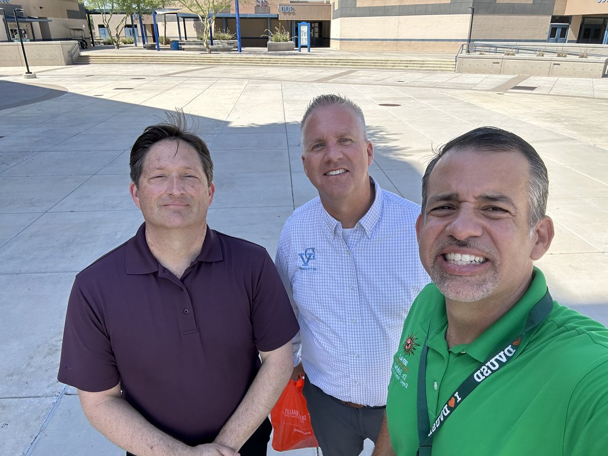 Brian and I made our rounds today and saw Mr. Roskelley on his first day as principal with the kiddos! He and the staff are doing great things today! Let’s do this SkyHawks! <a href="/DVUSD/">Deer Valley Unified School District</a> <a href="/DVHSSkyhawks/">Deer Valley Skyhawks</a> <a href="/brian_killgore/">Brian Killgore</a>