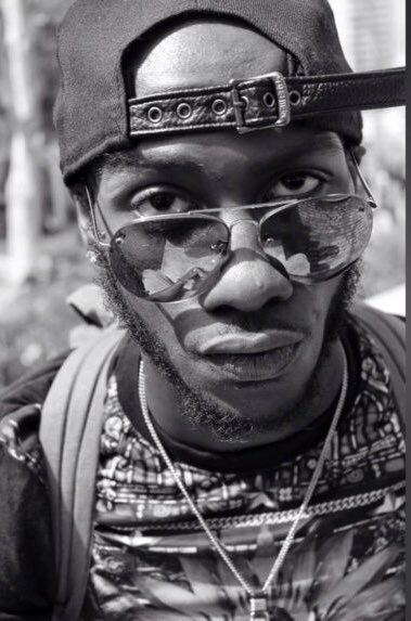 mayowasworld's tweet image. CW: Queer Murders

Between Akira Ross, a black lesbian who was murdered at a gas station in Texas and now Sibley O’Shae who was stabbed for voguing- black queer people are experiencing high levels of outward violence. All this violence has happened in the past month.