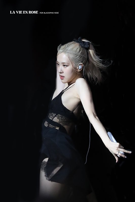 라비앙로제 (@lavieenrose_dot) on Twitter photo 230730 Bornpink in Hanoi Day2🇻🇳
HD
#블랙핑크 #로제 #ロゼ #BLACKPINK #ROSÉ <a href="/BLACKPINK/">BLACKPINKOFFICIAL</a> 230730 Bornpink in Hanoi Day2🇻🇳
HD
#블랙핑크 #로제 #ロゼ #BLACKPINK #ROSÉ <a href="/BLACKPINK/">BLACKPINKOFFICIAL</a>