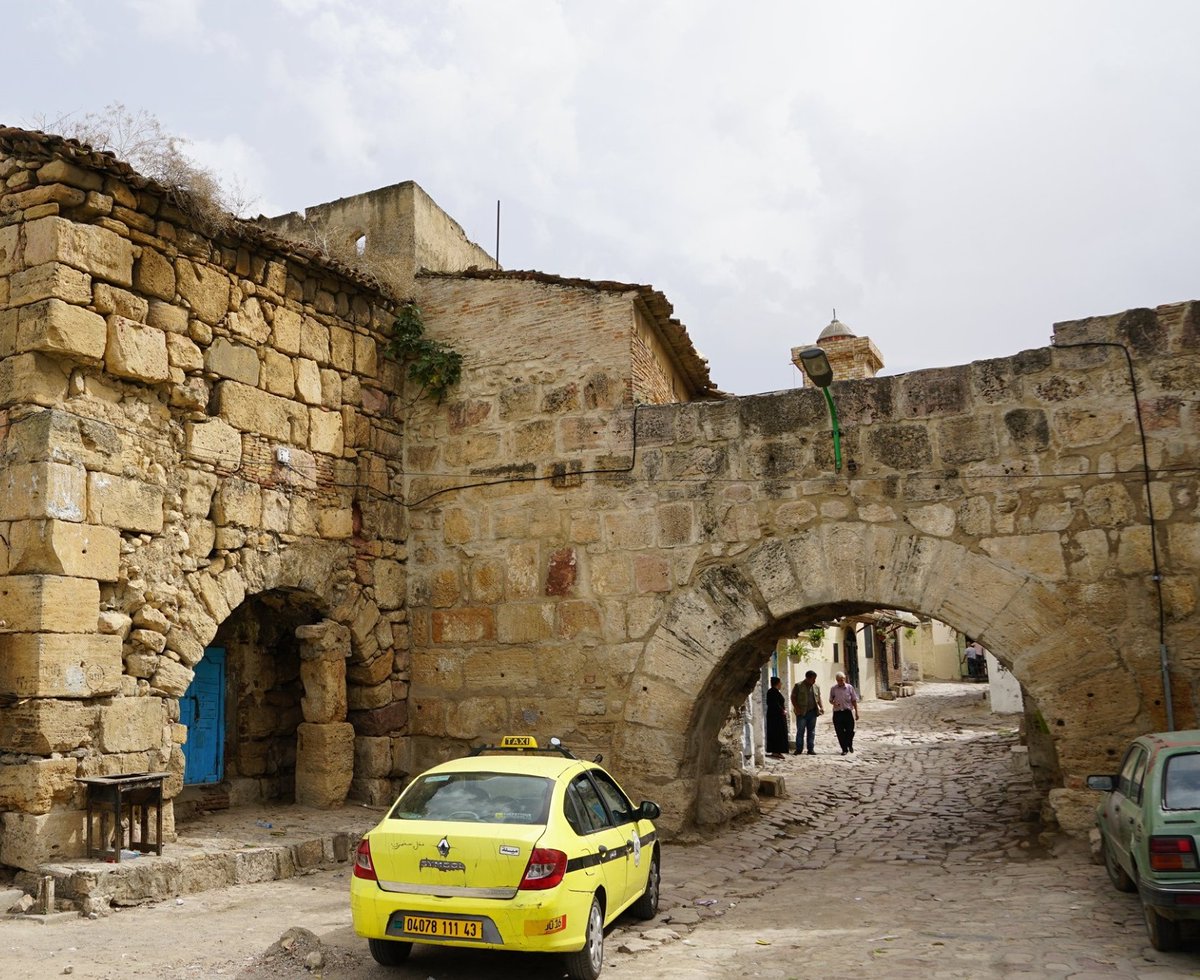 maelassal's tweet photo. Mila, une des plus vielles cités du monde, et la seule cité antique #numide encore habitée... Mila a un nom pour chaque période historique : Milo, Mulium, Molium, Médius, Milev... et aujourd'hui Mila 🇩🇿
#Algérie
#Mila
#الجزائر https://t.co/K64rkpJT4P