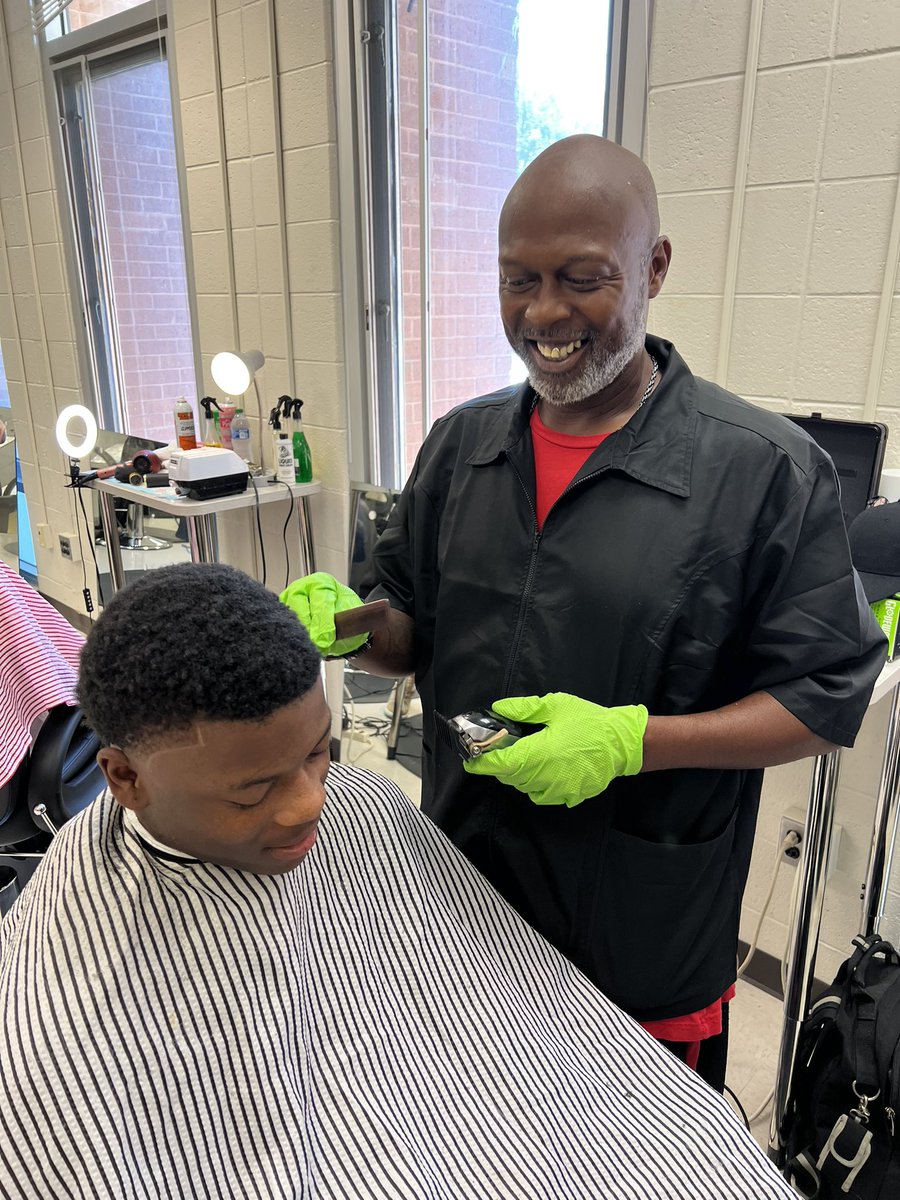 Special thanks to these outstanding barbers and the Atlanta Barber Institute for providing free haircuts for our scholars in our on-site shop! @TommyUsherAPS #AstroPride