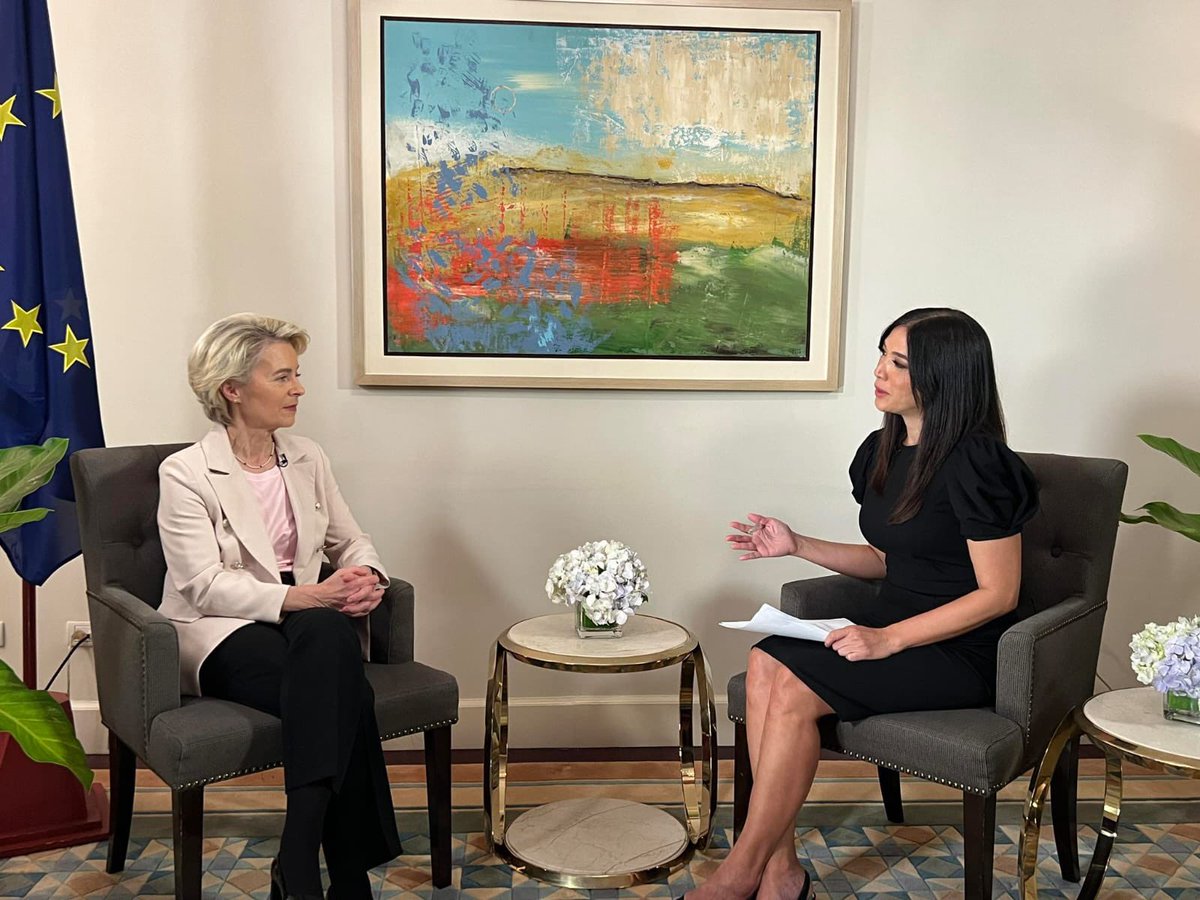 EUAmbPH's tweet photo. President @vonderleyen on @cnnphilippines ๐ค
President von der Leyen discussed on #TheSource the resumption of negotiations for a ๐ช๐บ๐ต๐ญ FTA and the importance of EU #GlobalGateway ๐
Watch the full interview here: https://t.co/ka68jdzubo ๐ฅ
๐ท CNN Philippines
#ECPresPH https://t.co/I85kM9VNmW