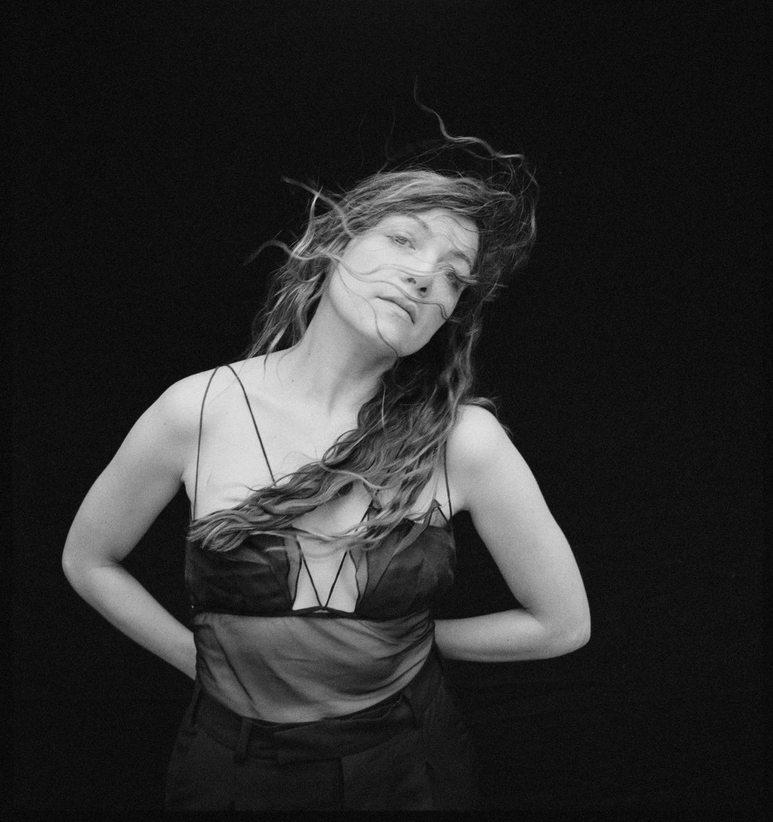 Mi gente bella. Para aquellos que quieran encontrar boletos de mis conciertos por aquí les comparto este link. Nos seguiremos viendo porque #detodaslasflorestour apenas va arrancando ♥️ linktr.ee/natalialafourc…