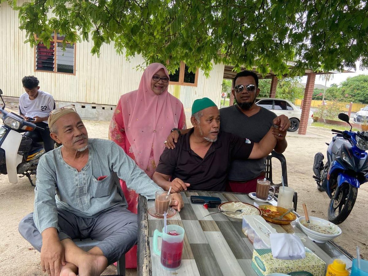 marshelaali's tweet photo. 31 Julai 2023
Jalinan Kasih di Kedai Cik Su Laksa di Kampung Ketereh Tugal.
#pakohdacing
#N31semerak
#shelacikgualigolok
#ubahklate https://t.co/g5TwPeE7HA