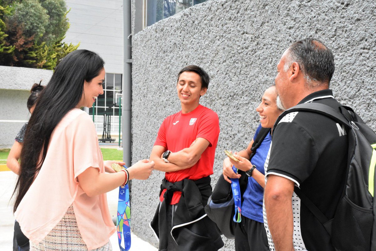 Victori08117024's tweet photo. Saludé al equipo mexiquense de pentatlón moderno, medallistas en los pasados Juegos Centroamericanos y del Caribe 2023, que terminó su concentración de entrenamiento en la cuidad deportiva EdoMéx en Zinacantepec, rumbo a competencias internacionales, Mucho éxito. 👏🏻👏🏻 https://t.co/daUdTOQzMR