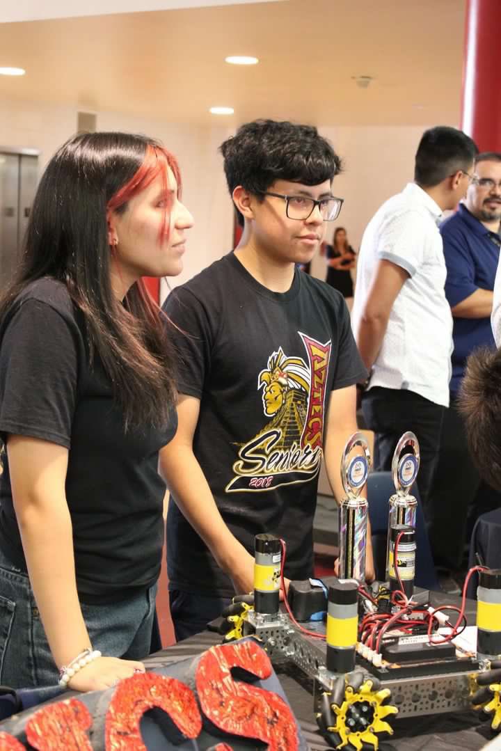 EldoRobotics's tweet photo. We had an amazing time presenting and growing at the Aztec Quizayan!!! @RReyes_EDHS @VDeAvila_SEC https://t.co/U6ZYNrexn8