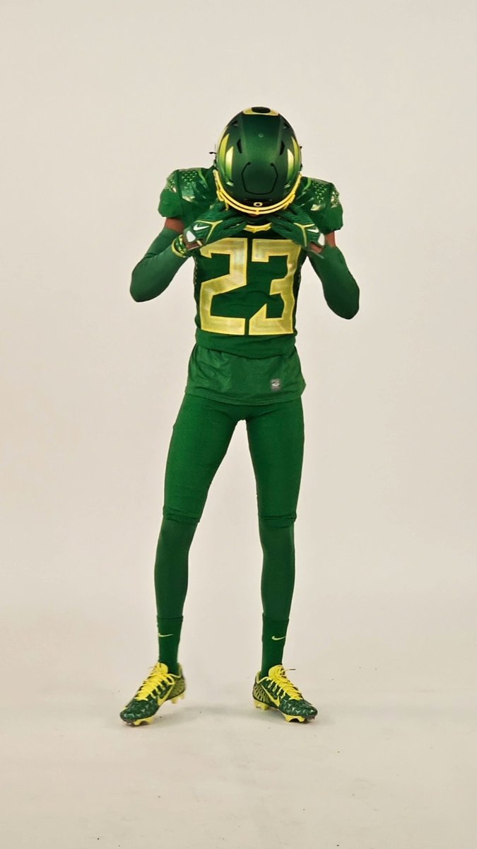 He loved it, and I can actually see him there! #thefuture #thegrindcontinues <a href="/oregonfootball/">Oregon Football</a> <a href="/CoachDanLanning/">Dan Lanning</a> <a href="/coach_meat/">Demetrice”Coach Meat”Martin</a> <a href="/CoachWadu/">Rashad Wadood</a> <a href="/drewcasani/">Drew Casani</a> <a href="/JerrygPhillips/">Jerry Phillips</a> <a href="/CoachWestbezzie/">Coach Westbrooks</a> <a href="/tntfacility/">TNT Facility</a> <a href="/premiumsportsla/">Premium Sports</a> <a href="/massageucla/">Relief and Belief Body Works</a> <a href="/GregBiggins/">Greg Biggins</a> <a href="/adamgorney/">Adam Gorney</a> <a href="/BrandonHuffman/">Brandon Huffman</a> <a href="/Coach_CWright/">Chris Wright M.Ed</a>