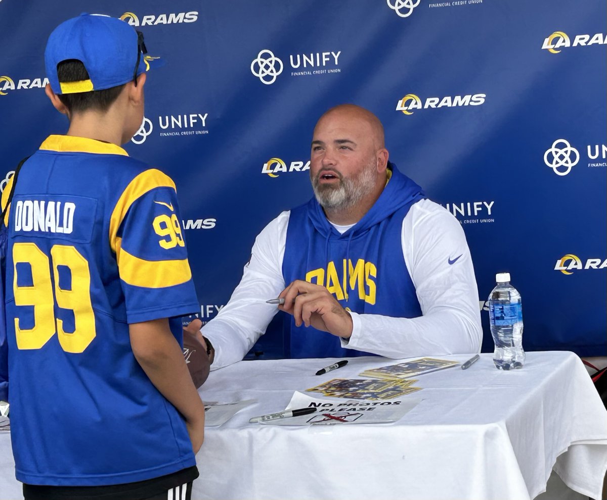 #LARams Legends Jim Everett and Andrew Whitworth signing autographs today at #RamsCamp.