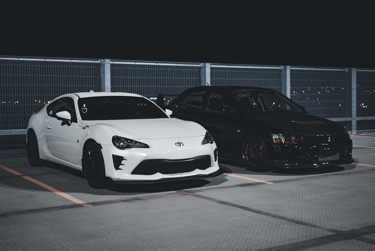 sin45116's tweet photo. Get ready for a thrilling ride! 🚘🔥 Join Velocity Motors for an adrenaline-pumping event showcasing the latest car trends and innovations. #CarEnthusiasts #VelocityRide https://t.co/6z5S0C0FGg
