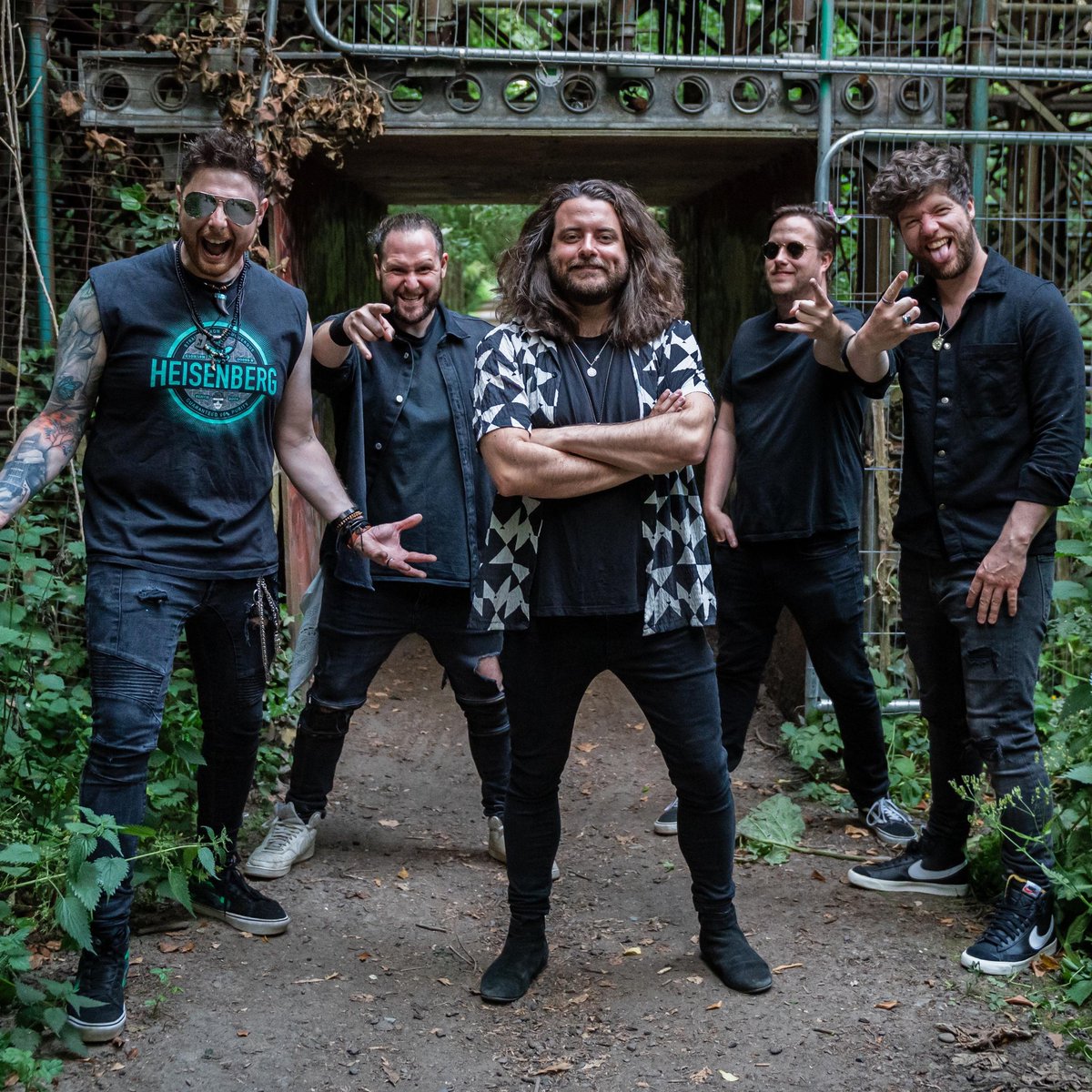 KickAssForever1's tweet photo. THE HOT ONE TWO (Hard Rock - UK) - The band releases "Tie Me Down" Single/Official Music Video) #TheHotOneTwo
https://t.co/D0qAnWb1PE https://t.co/j6WjBKiGy3