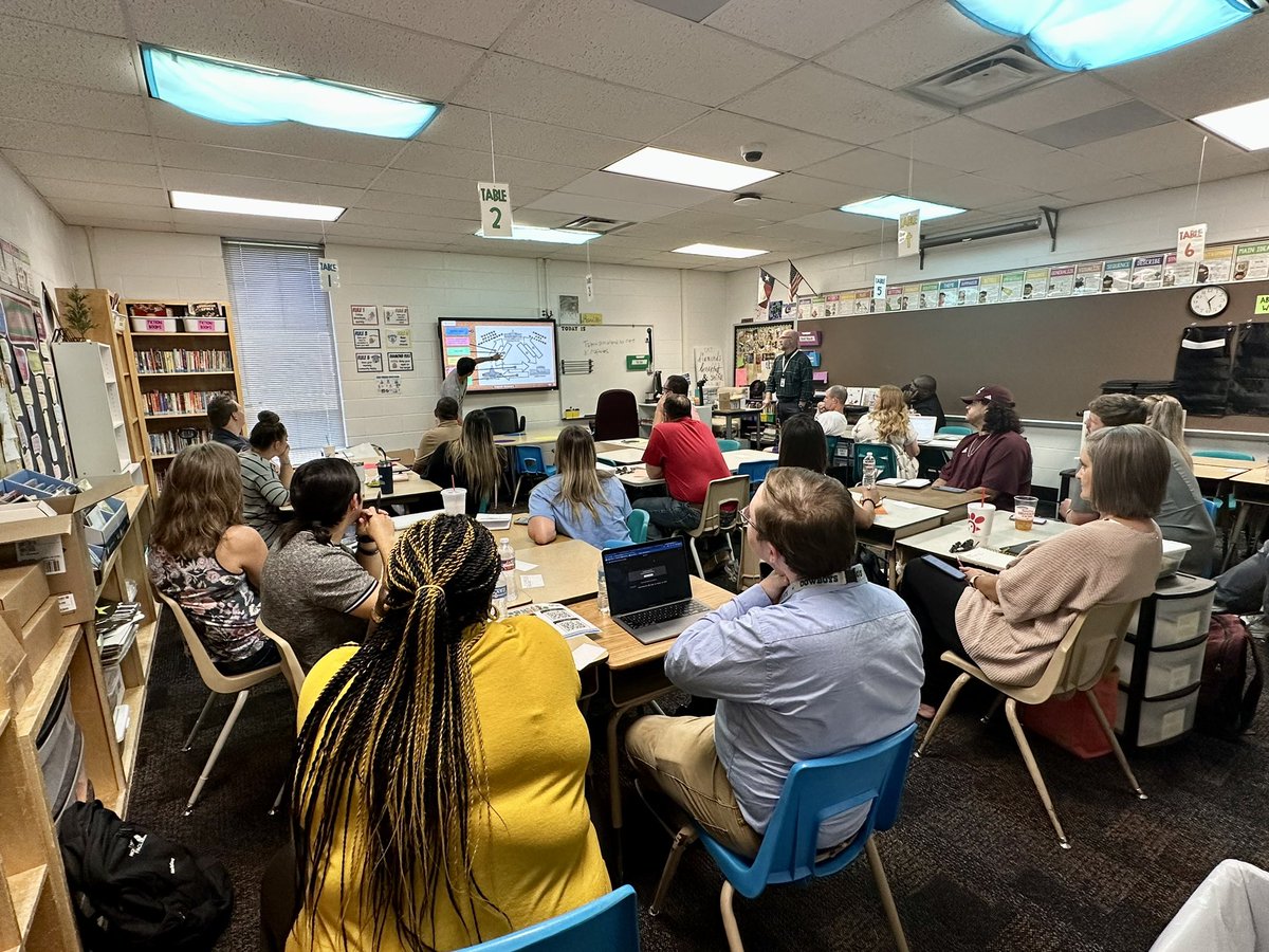 andrea_messick's tweet photo. Our @Midland_ISD Teaching and Learning team delivered content specific professional learning sessions today! It’s been so wonderful to have our content coordinators in place to offer support to our teachers! 👩🏽‍🏫 https://t.co/xzZbbnSuIa