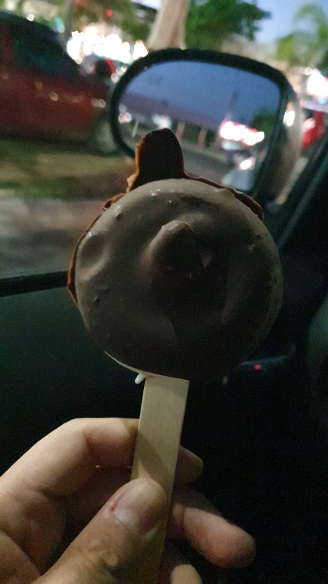 ruso20's tweet photo. Para los que saben que no me gusta comer azúcares o dulces, a veces se me antoja el
#dillybar o #conocubierto de @DairyQueen https://t.co/KdrtiUNJl3