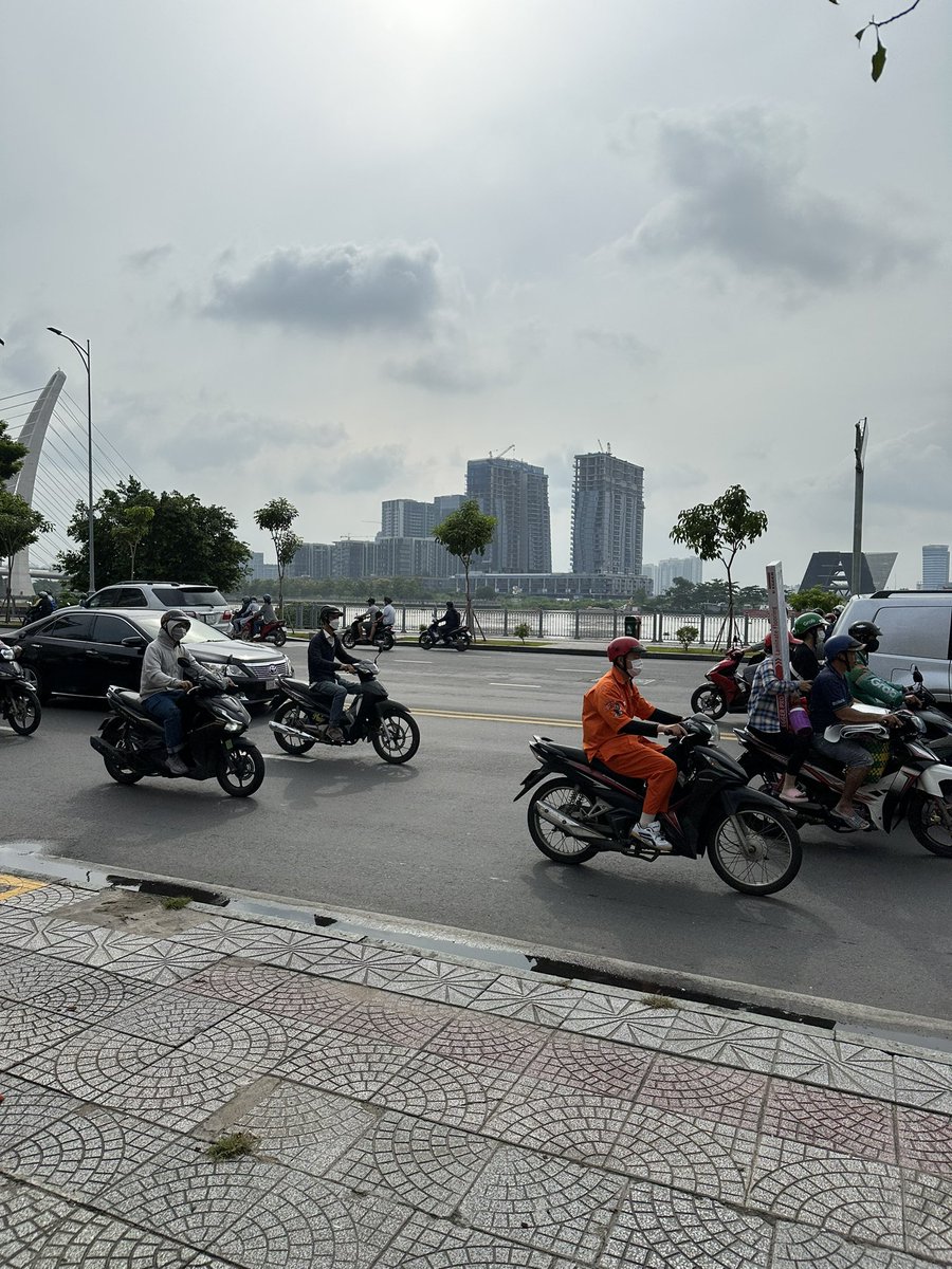 4年ぶりに来たぞ！
ベトナーム🇻🇳🇻🇳
楽しむぞ😄