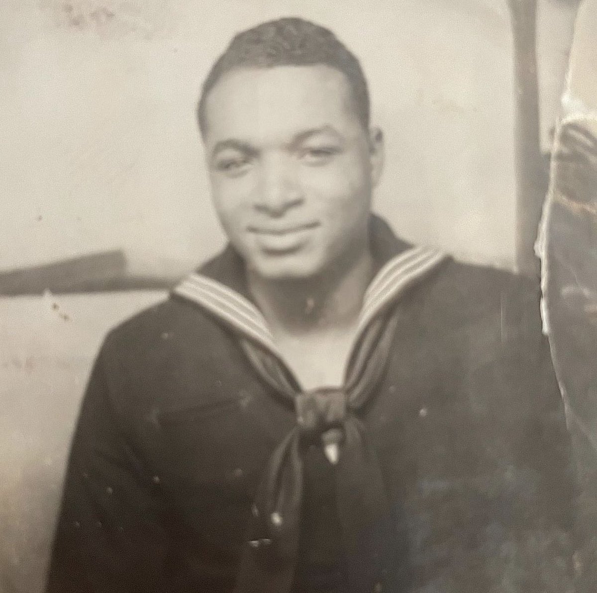 GeecheeKid's tweet photo. My maternal grandfather Lonnie Jackson was one of hundreds of thousands of Black men and women to serve this country, and countless never were appropriately thanked for defending it. Will it change? Maybe one day. Enjoy this fantastic thread and these pictures. 🙏🏾✊🏾💪🏾 https://t.co/xIjikFFG6r