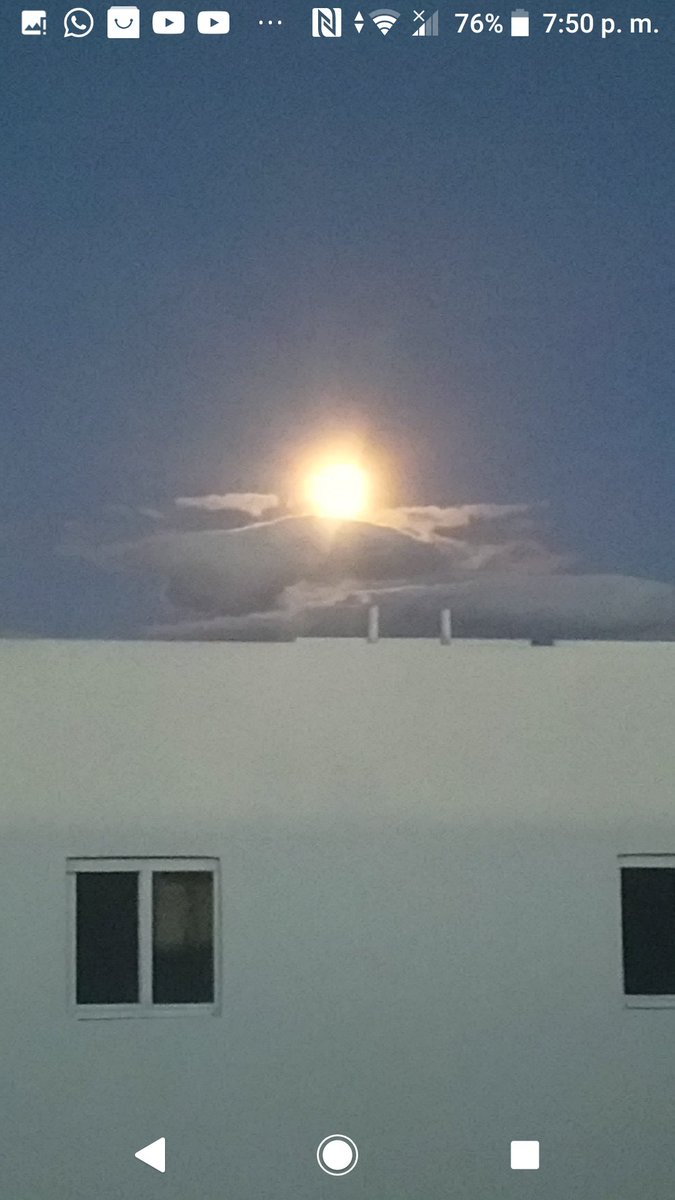 RoSyLeOn02's tweet photo. Hermosa Luna hoy!!! ❤️ https://t.co/mt9oBW4oV1