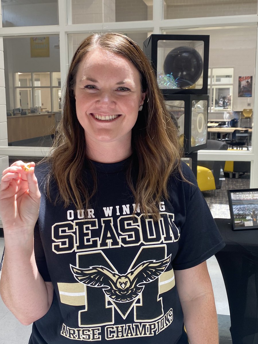 MED_MEDavis's tweet photo. #MoreCelebrating continued @MHS_WarHawks with “SuperStar” Alison Beecher, the Instructional Effectiveness Facilitator, who greeted every Warhawk family with a smile and a warm welcome!  Her calm approach and joyful energy was shining bright ⭐️ today! https://t.co/EeadYw01wD