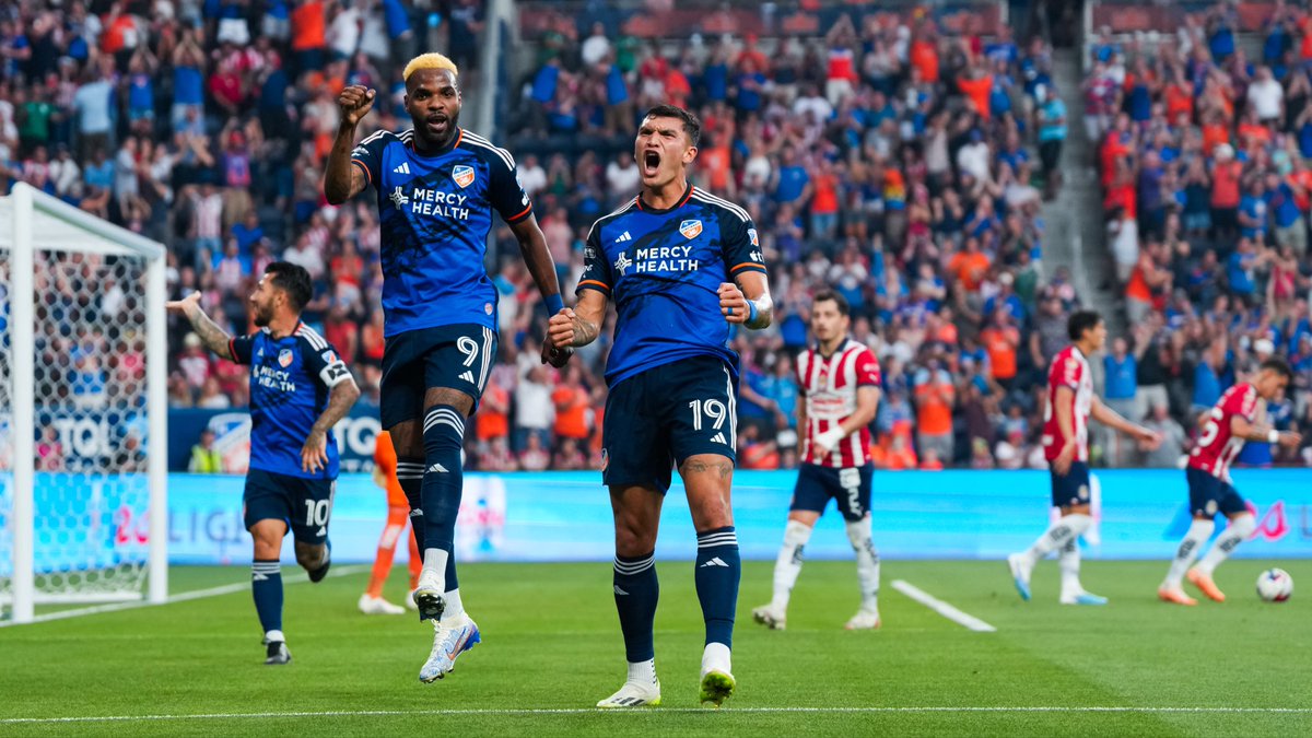 MLS_Buzz's tweet photo. FC Cincinnati 3 - 1 Chivas 
Columbus Crew 4 - 1 Club America

The two biggest clubs in Liga MX lose in Ohio the Leagues Cup group stages

Mexican teams getting smacked around in Ohio is just American soccer heritage https://t.co/ehVZon8OzO