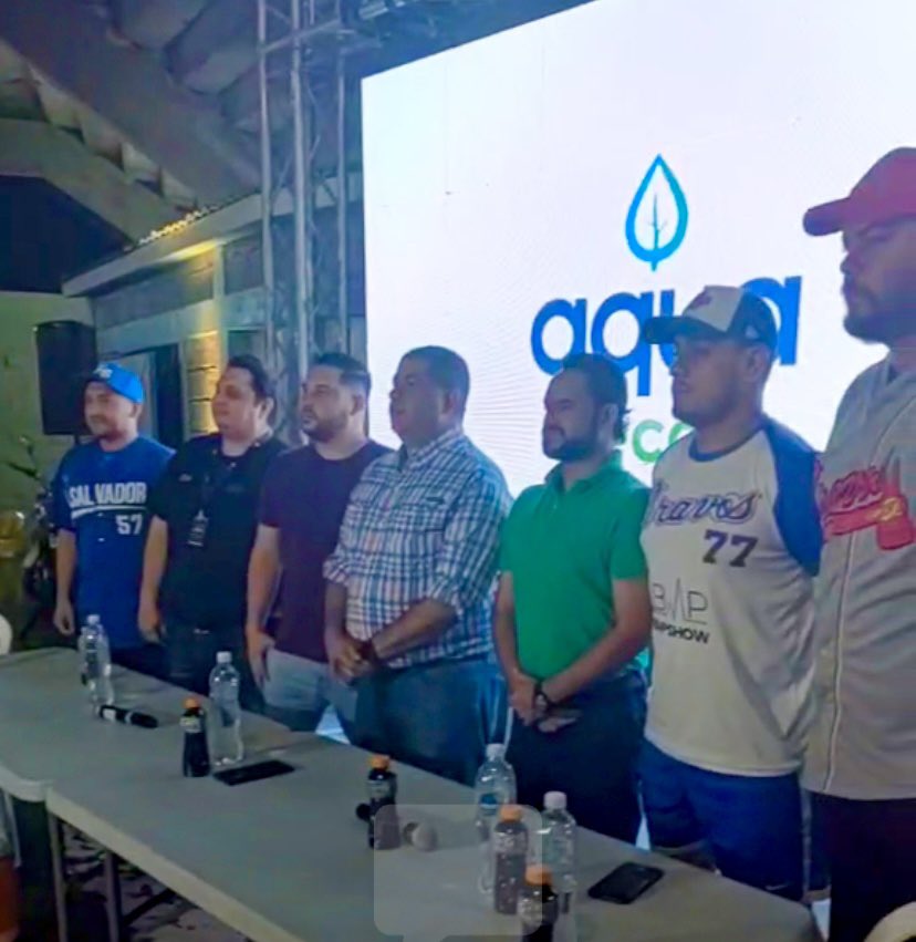 LNB_SV's tweet photo. #TorneoInternacional⚾️ Imágenes de la Conferencia de Prensa del Torneo Los Mejores 3 que inicia mañana en Tegucigalpa. Por #Nacionales estuvo en la mesa de honor el lanzador Nelson Alfaro 🇸🇻 https://t.co/qnAYXRnqPk