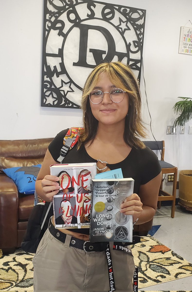Del Valle High School Library tweet media