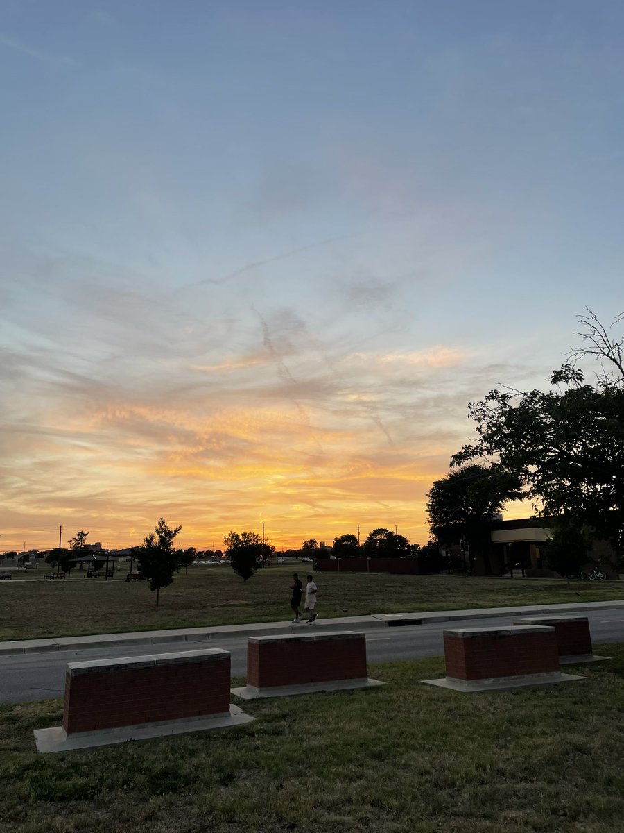 🌅