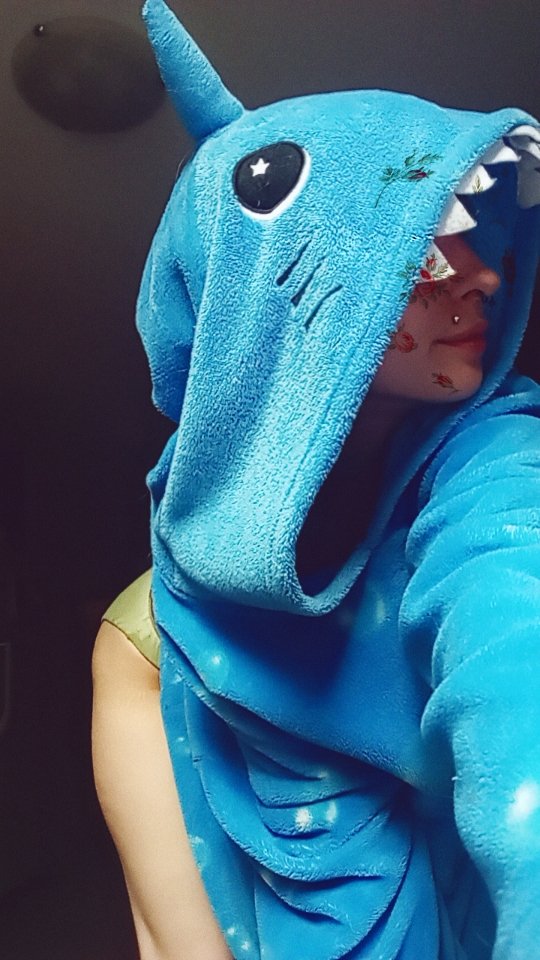 littletiny74597's tweet photo. Baby shark doo doo 🦈 

#onlyfansgirl #onlyfansbabe #horny #nsfwcontent #onlyfanspromo #little #babygirl #tattoos #tattooedgirl 

https://t.co/SXtgb5YnYR https://t.co/pwmYpHNrPl