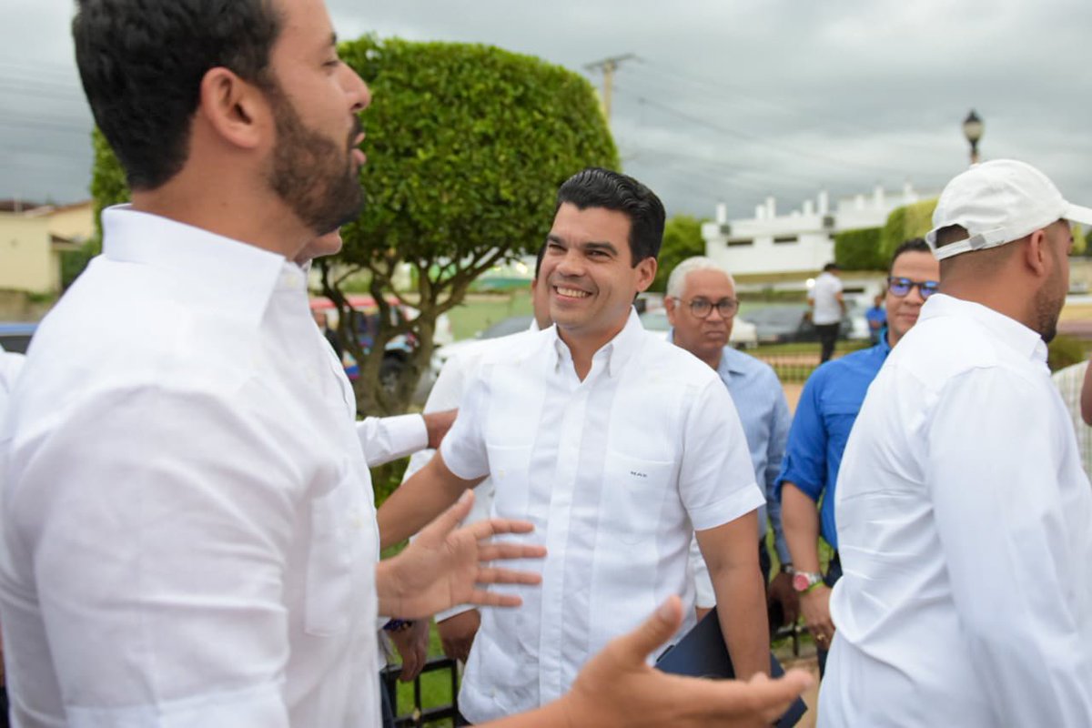 warnaudbisono's tweet photo. Junto a @coraamoca y las autoridades de Espaillat, presentamos el proyecto de mejora de agua potable y saneamiento.💧

Con una inversión de 2,000 millones, financiada por el banco mundial, iniciaremos la rehabilitación del alcantarillado sanitario y saneamiento del río Moca.📍 https://t.co/0dn7O2nm9u