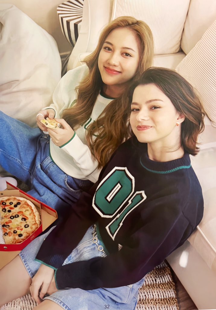 freenbeck_latam's tweet photo. No matter what, we will always stand by your side ✨ 

STAY WITH FREENBECKY  
#ForeverFreenBecky https://t.co/IzUQGwNSzv