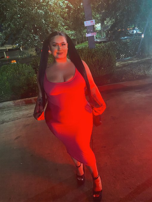 Might as well post these here too 🥰 https://t.co/FS2KF4jJfk<a href="/tag/newprofilepic"class="tags"><span>#newprofilepic</span></a>