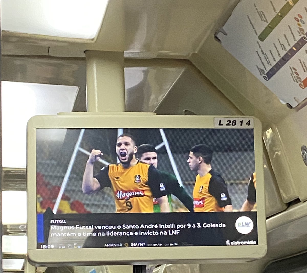 flandomingues's tweet photo. Futsal na telinha do Metrô de SP!
Feliz em fazer parte! ✍️⚽️💛 https://t.co/uOdVSjhUB4