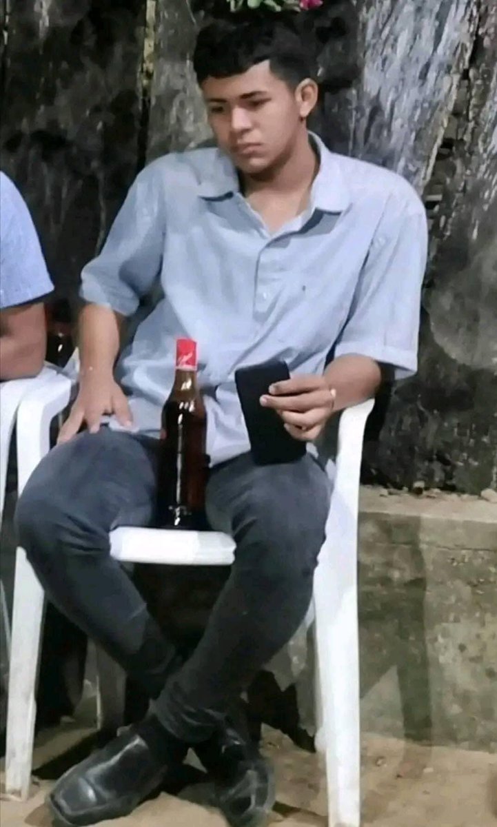 _xmemes's tweet photo. Quando estou bêbado e lembro que eu era do grupo de jovens da igreja 🥺 https://t.co/G0G0ovMtt5