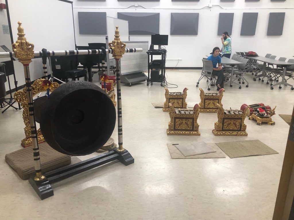 I’ve missed these instruments and so glad to have the chance to rehearse with the gamelan for an upcoming Louisville Zoo performance! #Gamelan #GamelanAngklung #BalineseGamekan #IndonesianMusic