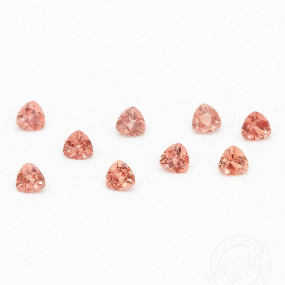agta_gems's tweet photo. Check out more of our AGTA GemFair™ Denver at HardRock Summit exhibitors!
1. Find Parle Jewelry Designs at booth #HS326.
2. Find Columbia Gem House at booth #HS320.
3. Find ASBA USA, Inc. at booth #HS350.
4. Find John J. Bradshaw at booth #HS221.
#AGTAGemFairDenver #HRS #AGTA https://t.co/q05gIpH0IX