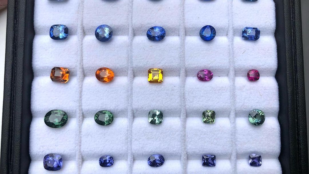 agta_gems's tweet photo. Check out more of our AGTA GemFair™ Denver at HardRock Summit exhibitors!
1. Find Parle Jewelry Designs at booth #HS326.
2. Find Columbia Gem House at booth #HS320.
3. Find ASBA USA, Inc. at booth #HS350.
4. Find John J. Bradshaw at booth #HS221.
#AGTAGemFairDenver #HRS #AGTA https://t.co/q05gIpH0IX