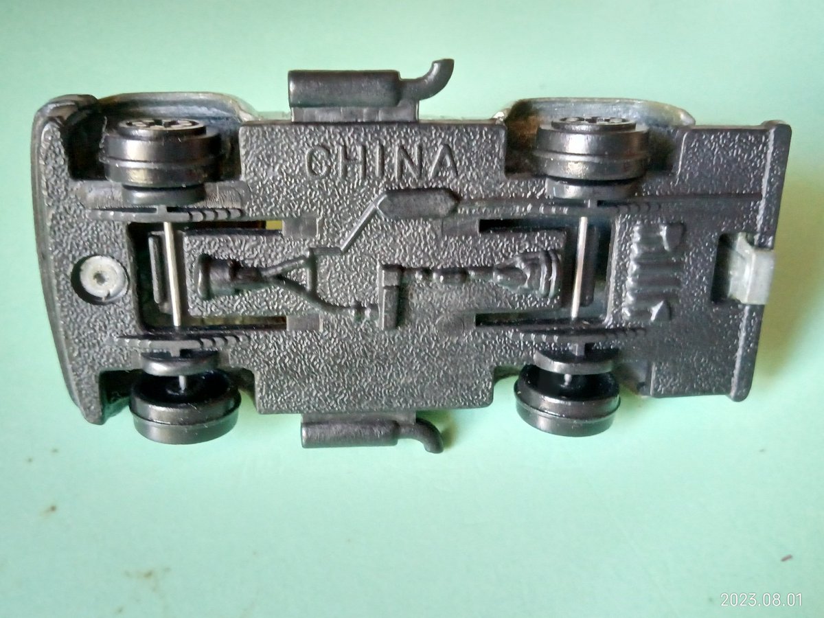 TC343mi_ni_car's tweet photo. FAIE
軍用トラック(車名?)
排気口っぽいものを両サイドに付けている…
FAIEでは何故かこの排気口っぽい…ものを両サイドにつけるパターンが多い
#ミニカー #FAIE #フェイエ https://t.co/9wOpMrh6T1
