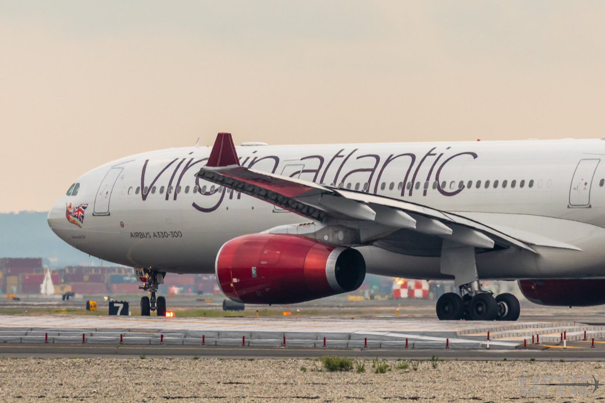 UnitedFlyerHD's tweet photo. A330-300 with the Trent 700 or -900(neo) with the Trent 7000?
Virgin Atlantic or Delta?
A330 variants take the runway at Boston Logan.
#avgeek #airbus #airbus330 #deltaairlines #virginatlantic #n417dx #gvgem https://t.co/GL5UIZ1SlC