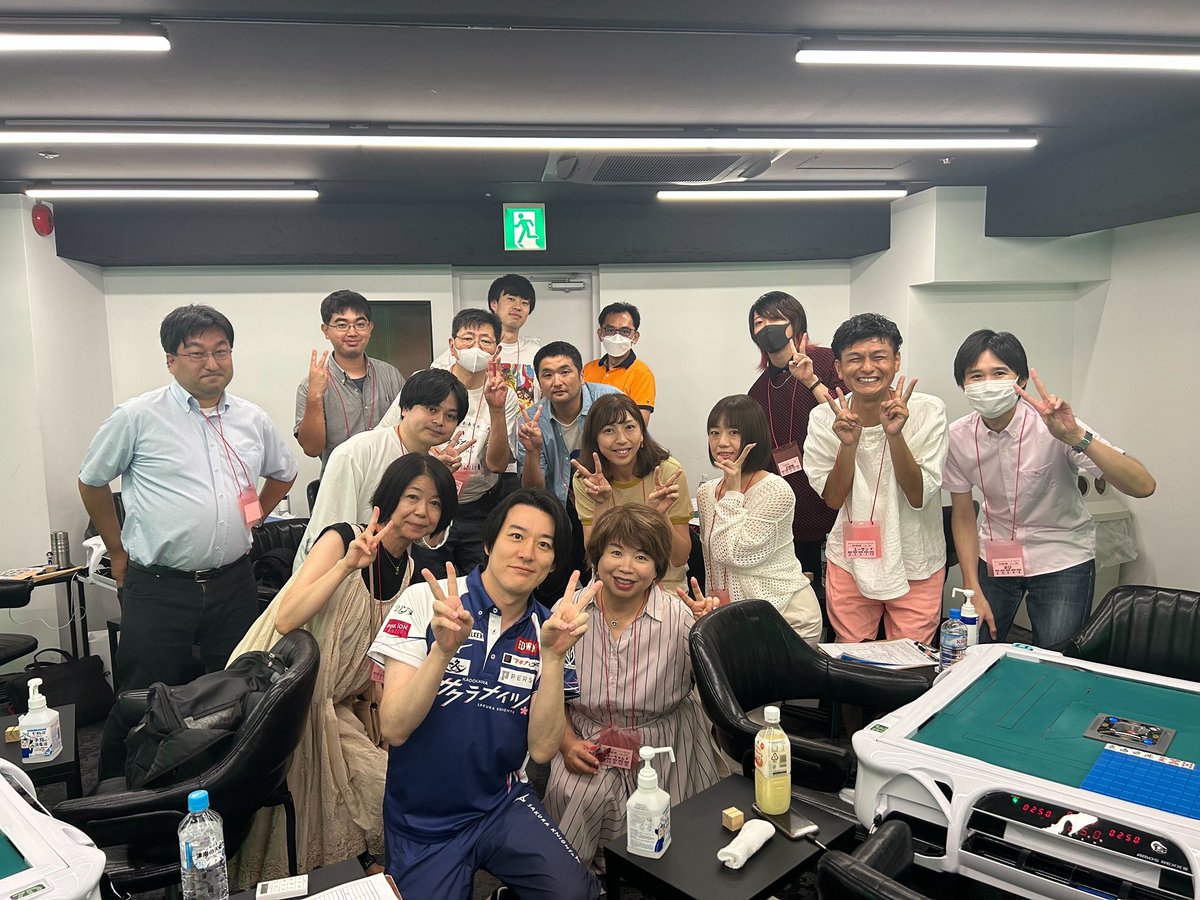 kadokawa_sk's tweet photo. #サクラナイツサマーフェス　なんと遅刻者0、欠席者0という素晴らしい立ち上がりから開幕しました！

皆様、4チームに分かれて戦っていただきます。
本日一日よろしくお願いします🌸 https://t.co/WIM1fmRpcM