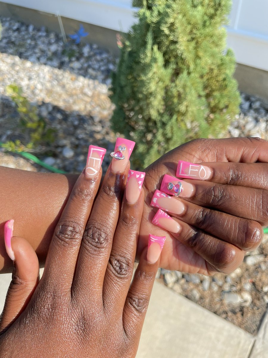 tmam___'s tweet photo. RETWEET PLEASE MY NEXT CLIENT MIGHT BE ON YOUR TL 💞 LOCATED IN BATON ROUGE LOUISIANA LADIES BOOK NOWWW SPOTS FILLING UP FAST 💞💞 #nails #BRNAILTECH #batonrouge https://t.co/7fQuapmnMi