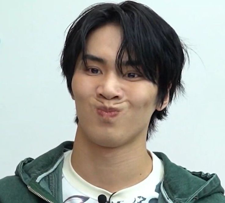 RockyGlobal's tweet photo. 🧩| Play with Rocky ~ 🐺

Quiero repetir esta dinámica 🥰

La dinámica consiste en escribir "Yo amo a Rocky porque..." y dejar que el teclado lo termine para ver que frase se crea~^^

─Puedes usar sus tags para aumentar sus menciones 🫡

#ROCKY #PARKMINHYUK #라키 #박민혁 https://t.co/QDGi0IKzus