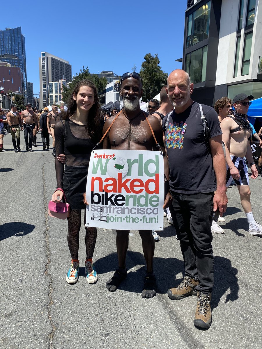 sfwnbr's tweet photo. @vbdude415 @andy_naked #BareAsYouDare newbie & veteran & #WNBRist/s from #DoréAlley2023 are looking forward to #JoinTheFun for the next #postEquinox/#preFolsom #WNBRsf2023 ride&afterparty : Saturday 23 September!
#SFNudistHighHolyDays
#SocialPublicNudism #ReNormalizingNudism
#ReNormalizingFreedom https://t.co/uKgcog1NUU