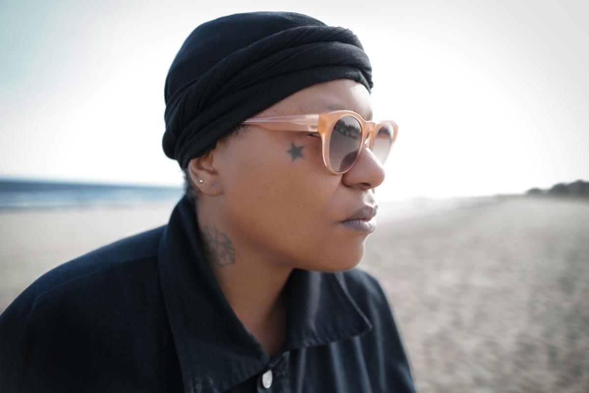 Albumism's tweet photo. Our MOST-READ ARTICLES of July include our interview with #MeshellNdegeocello by @paisleysparks44 | Read more + listen to her new album 'The Omnichord Real Book' here: https://t.co/A9XoBUZSam https://t.co/UpCb2JzkW1