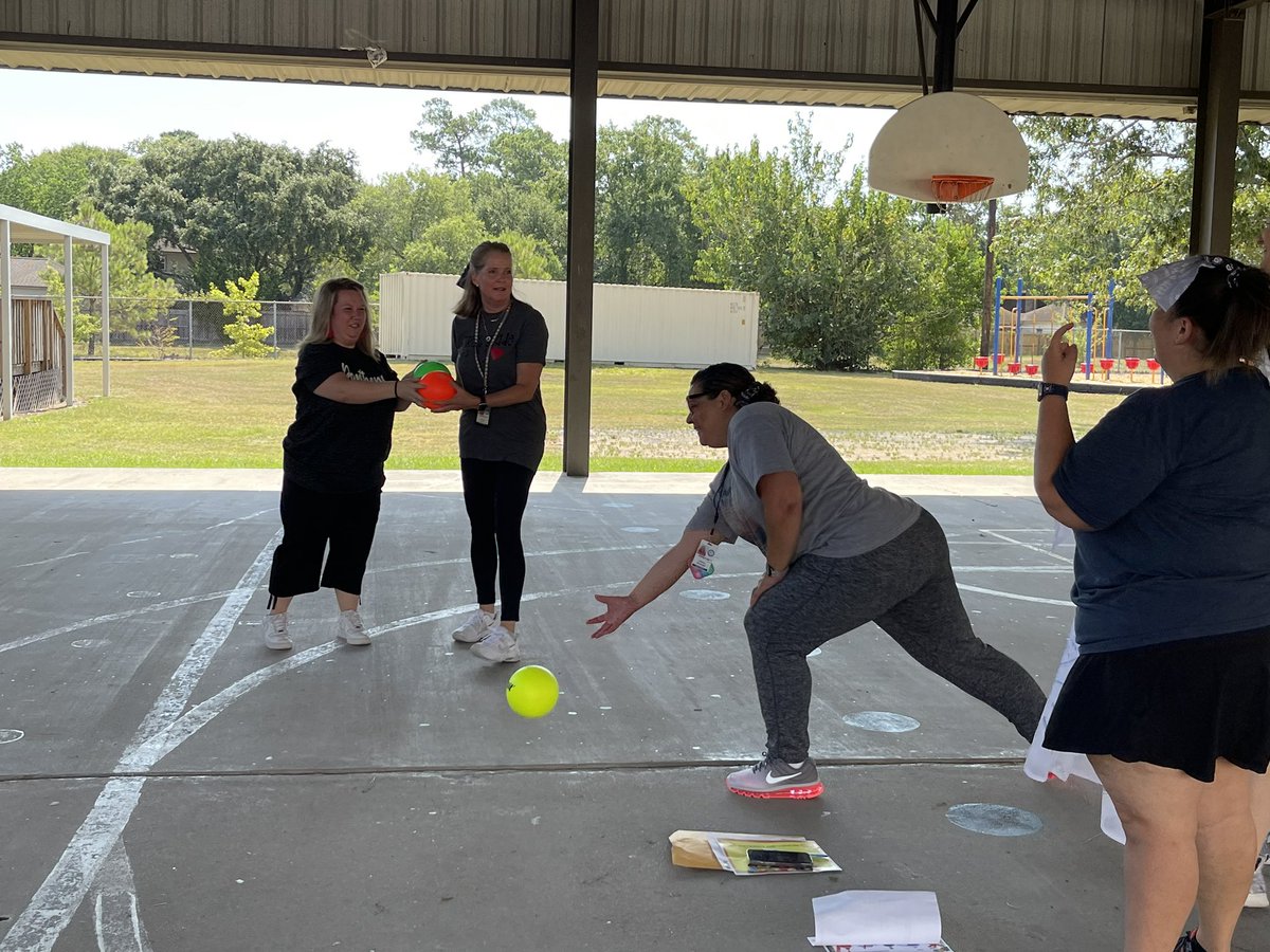 HumbleISD_PFE's tweet image. PFE kicked the year off with team building and an AMAZING Race! #PFEisHappy