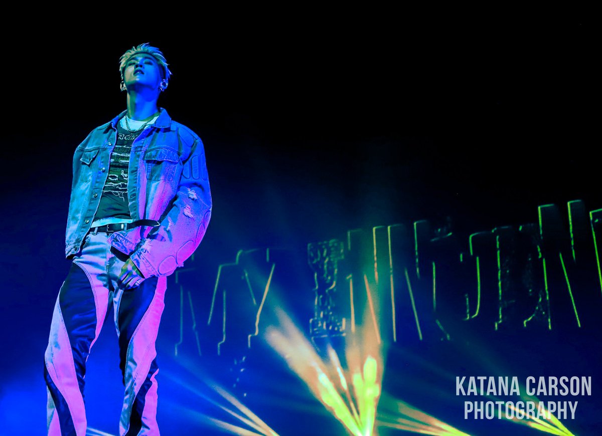 katanacarson's tweet photo. More pics of @_bigmatthewww in D.C! 📸 So much energy on stage! https://t.co/Nh0d6egCEw