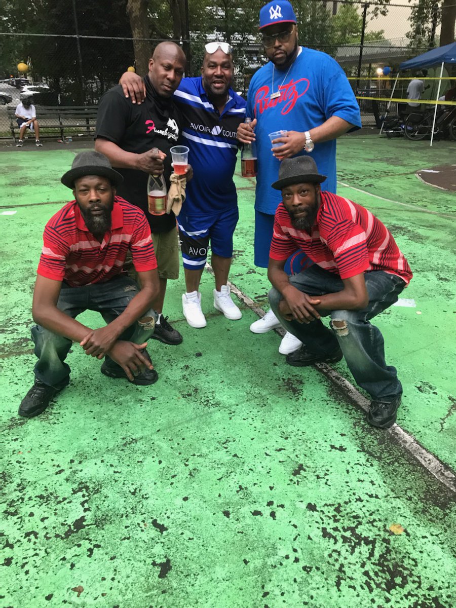 THE TWIN TOWERS. tweet media