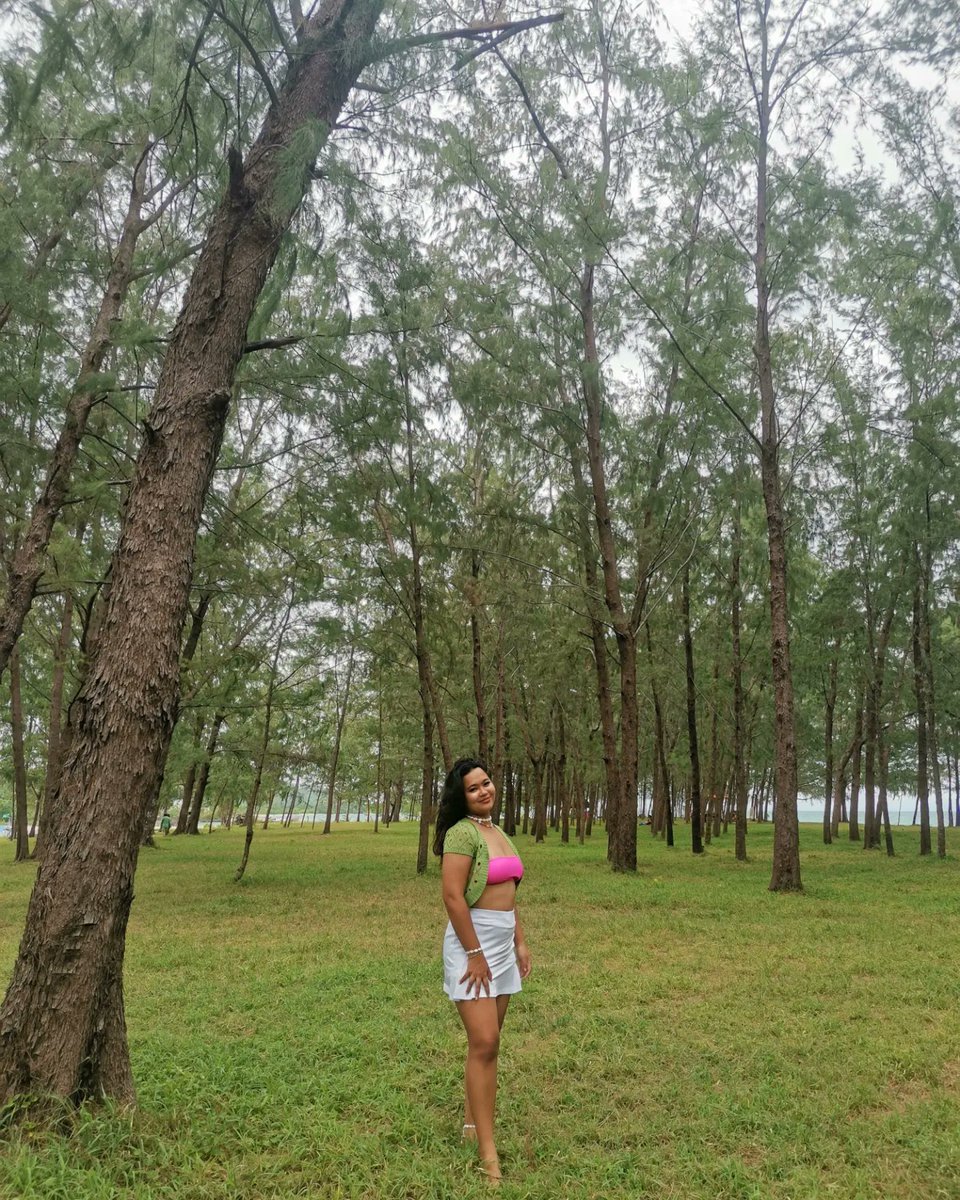 kwynnected's tweet photo. felt like moana on this quick vacay 🌅

i'm obsessed with this cute fit + the color palette 🌷🫶🏻

#vacay #summerfashion #islandgirl https://t.co/aeQQKSCs7l