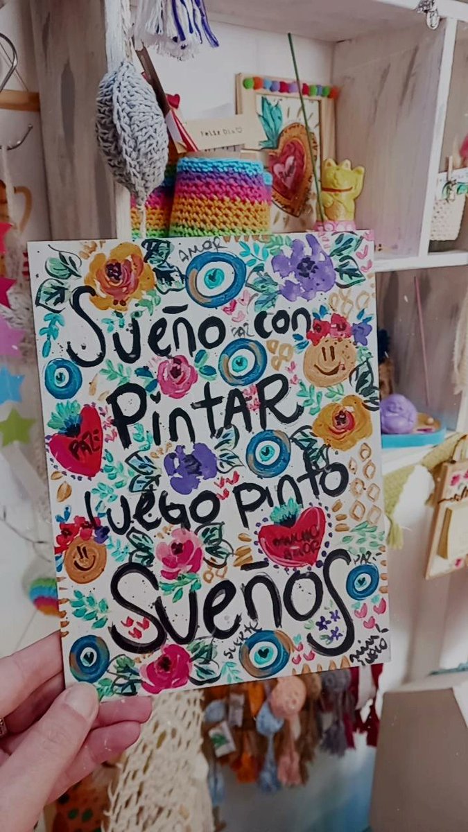 mindeco's tweet photo. Sueño con pintar y luego pinto sueños♥️🦋💫 https://t.co/HsC34jWVkD