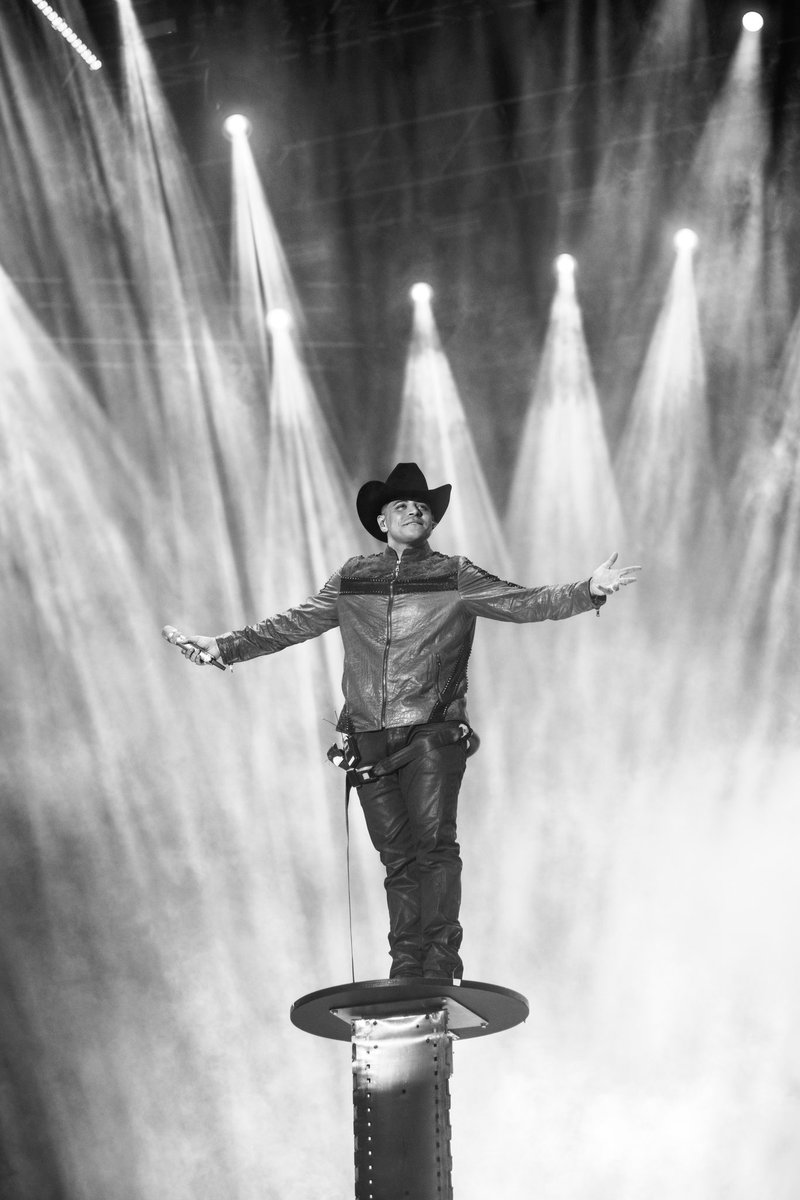 Verdad que no les había enseñado mis fotos favoritas del concierto de <a href="/GrupoFirme/">GrupoFirme</a> <a href="/eduin_caz/">EduinCaz</a>