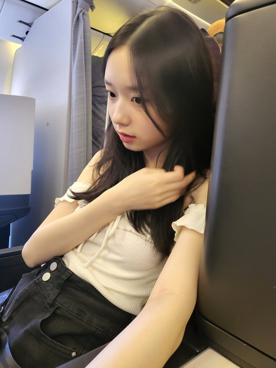 cherrykimdoah's tweet photo. 출발!!!

#KIMDOAH #김도아 #キムドア #도아 #DOAH https://t.co/SloONHZNIg