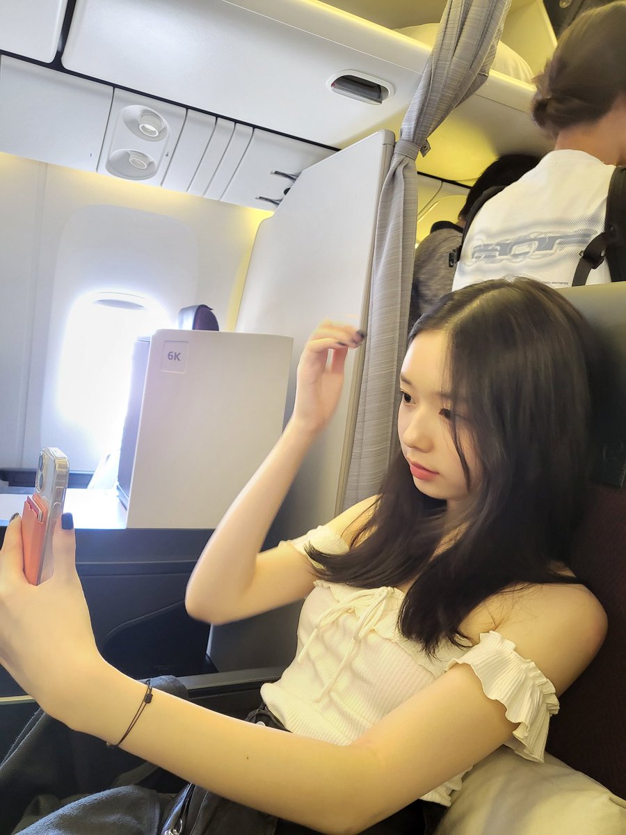 출발!!!

#KIMDOAH #김도아 #キムドア #도아 #DOAH